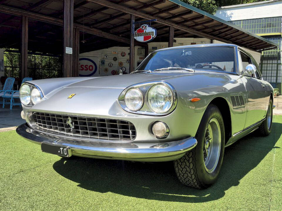 Imagen 6/66 de Ferrari 330 GT 2+2 (1964)