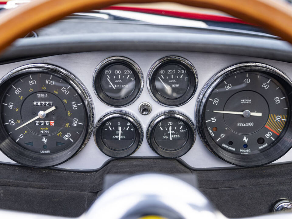 Imagen 13/40 de Ferrari 365 GTB&#x2F;4 Spyder (1973)