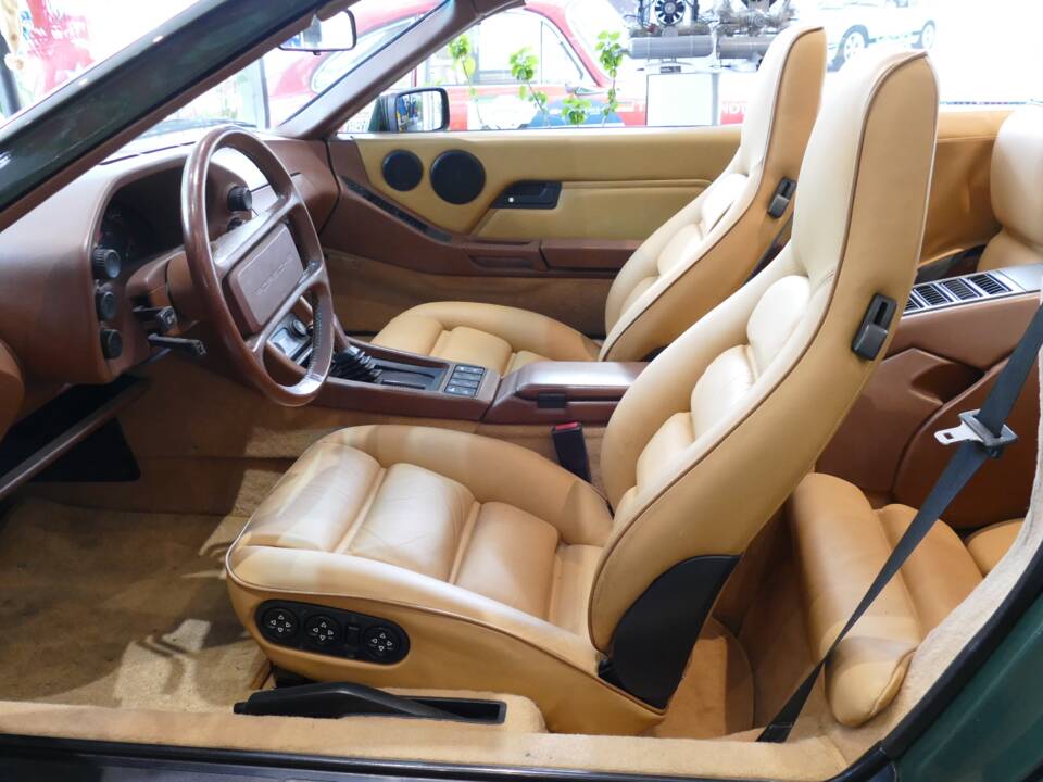 Image 16/19 of Porsche 928 S4 (1989)