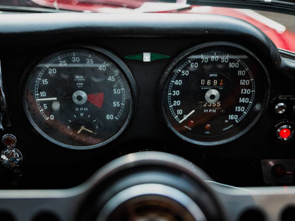 Image 27/46 of Jaguar E-Type (2+2) (1966)