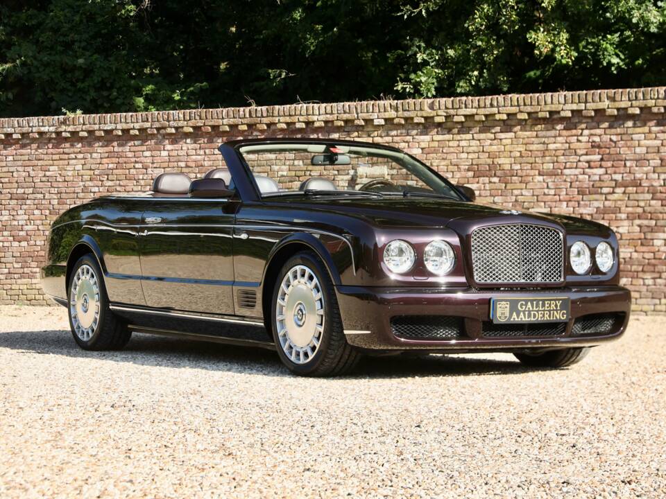 Image 45/50 de Bentley Azure (2008)