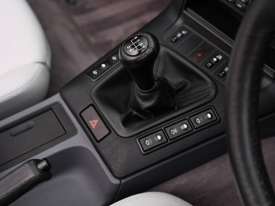 Image 27/50 de BMW 328i (1995)