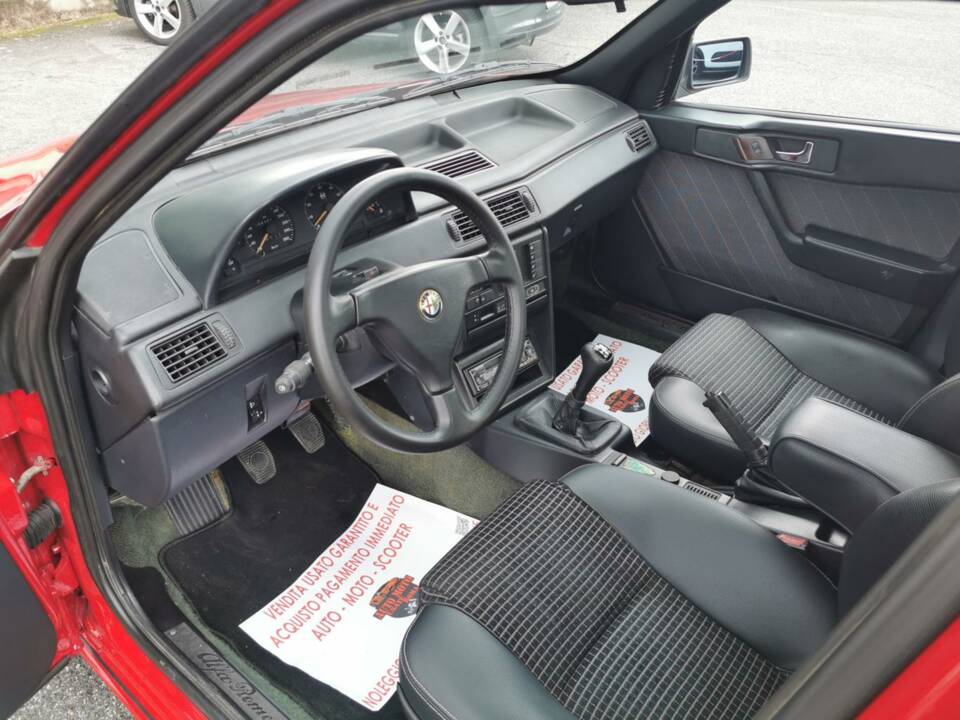 Bild 18/40 von Alfa Romeo 155  2.0 Q4 4x4 (1993)