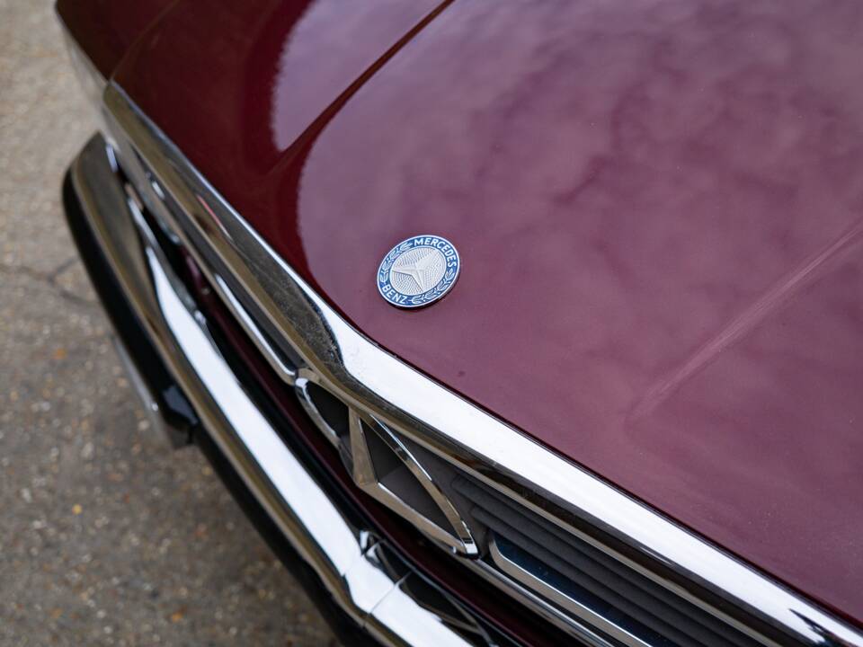 Immagine 21/21 di Mercedes-Benz 560 SL (1988)
