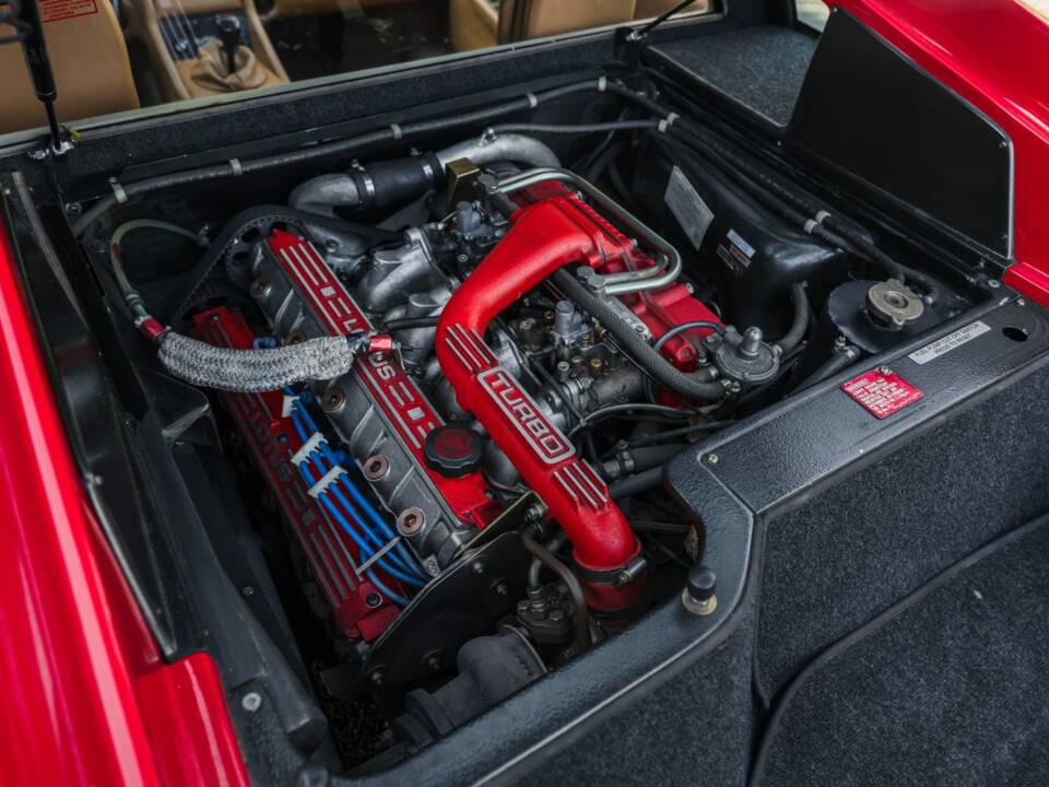 Image 21/22 of Lotus Esprit Turbo HC (1989)