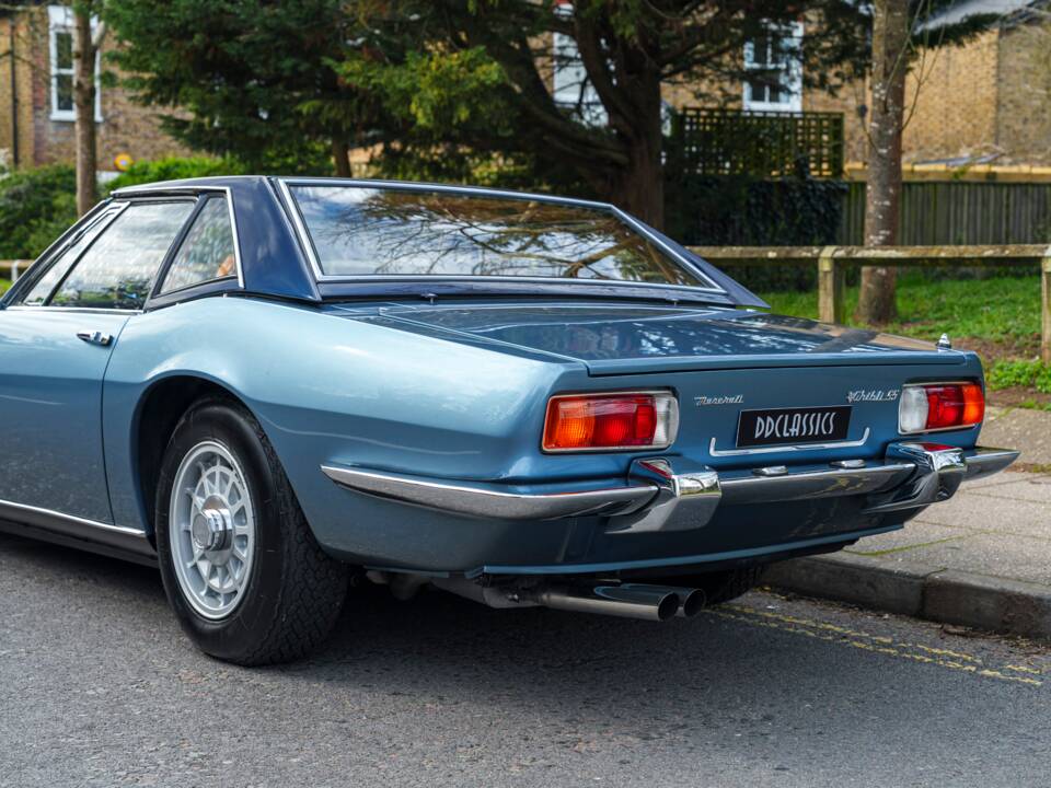 Image 14/33 of Maserati Ghibli Spyder SS (1971)