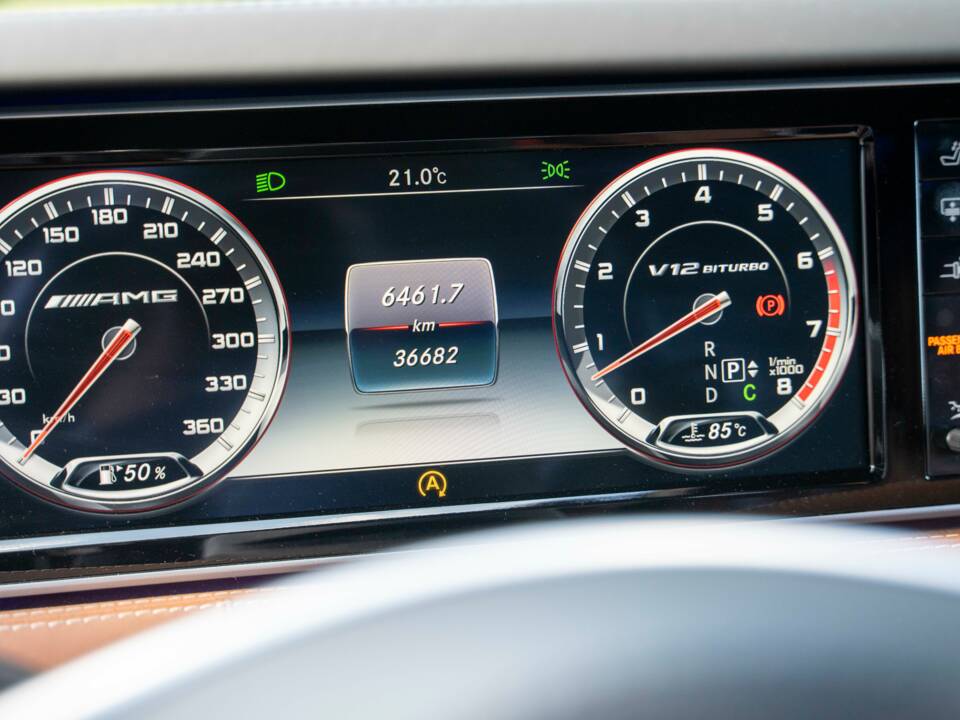 Image 14/25 of Mercedes-Benz S 65 AMG Coupé (2015)