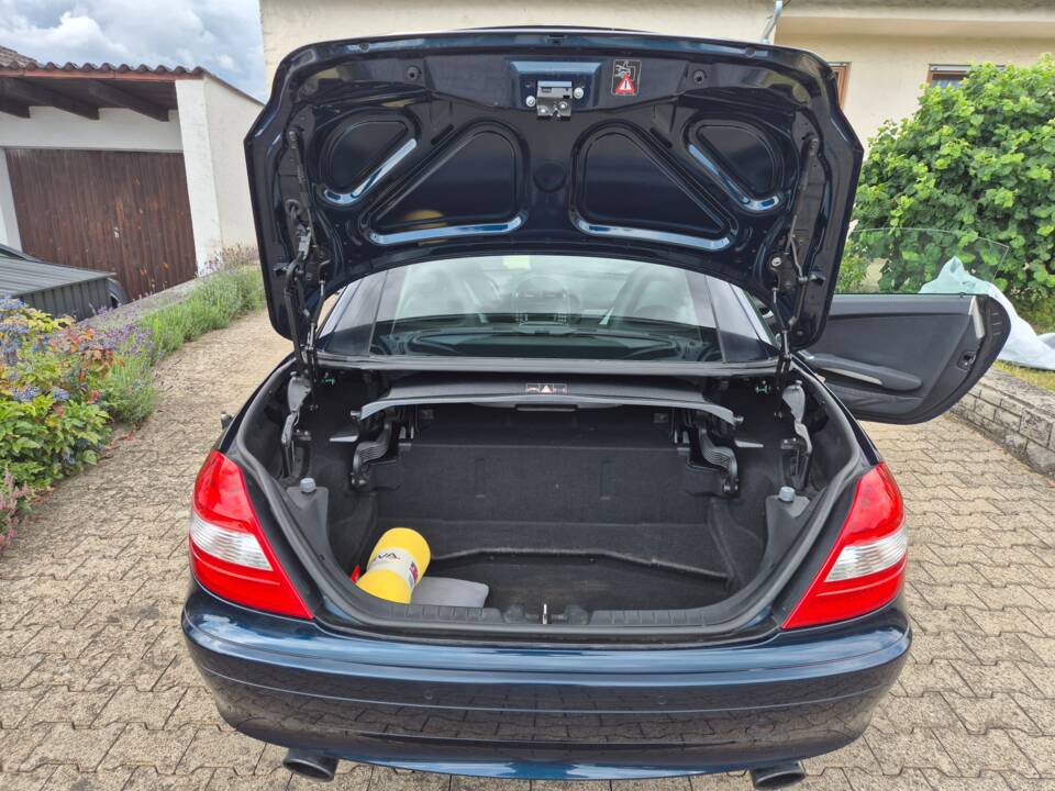 Afbeelding 15/22 van Mercedes-Benz SLK 200 Kompressor (2006)