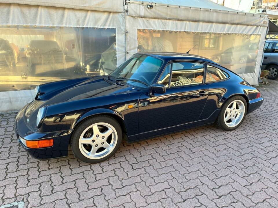 Image 2/36 de Porsche 911 Carrera 4 (1989)