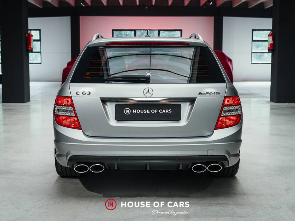 Bild 8/24 von Mercedes-Benz C 63 AMG T (2010)
