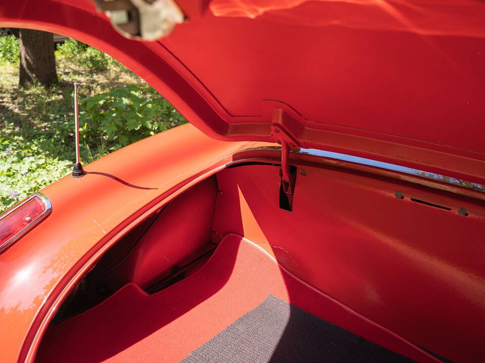 Image 45/51 of Chevrolet Corvette (1960)