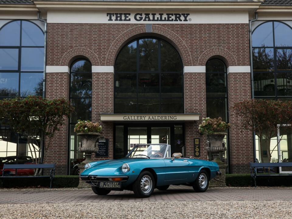 Image 9/50 of Alfa Romeo 2000 Spider Veloce (1981)