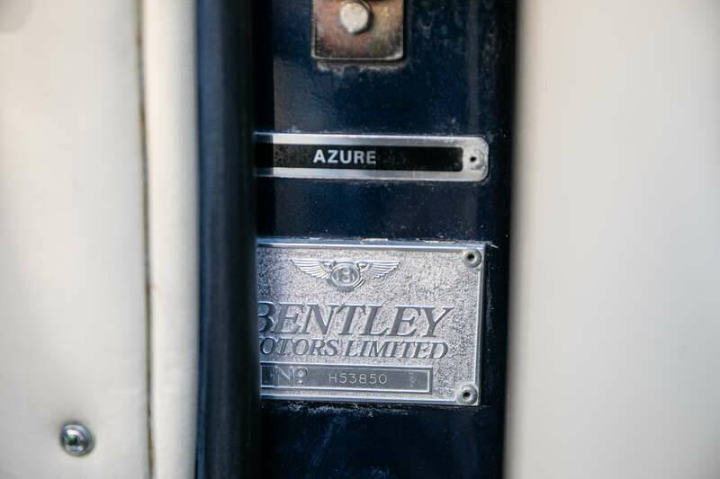 Image 27/50 of Bentley Azure Mulliner (1996)