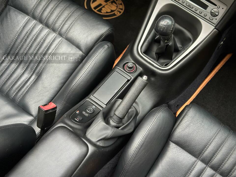 Image 8/59 of Alfa Romeo Spider 2.0 JTS (2003)