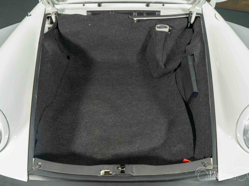 Image 6/29 of Porsche 911 SC 3.0 (1983)