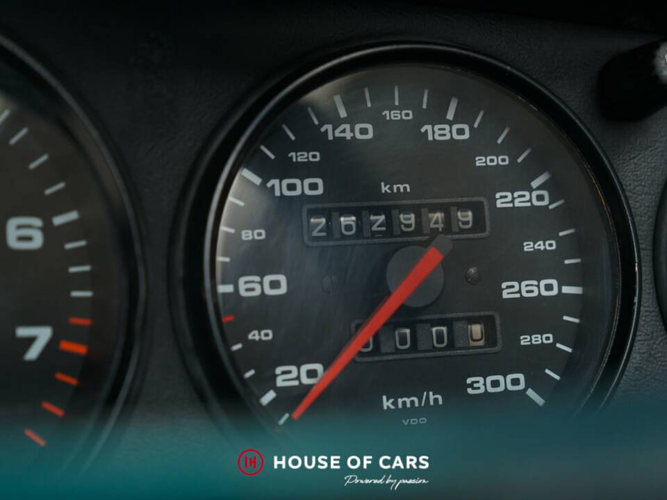 Image 24/25 of Porsche 911 Carrera 4 (1992)