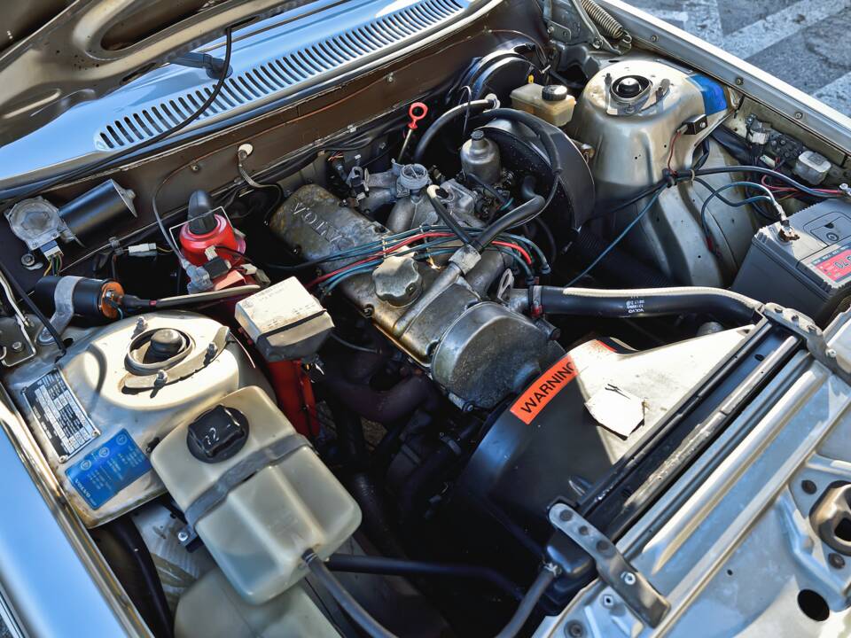 Image 32/38 de Volvo 244 DLS (1977)