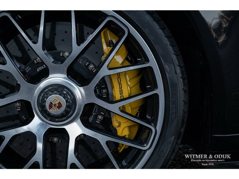Image 18/34 of Porsche 911 Turbo S (2015)