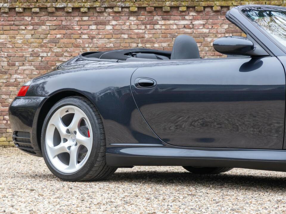 Bild 27/50 von Porsche 911 Carrera 4S (2003)