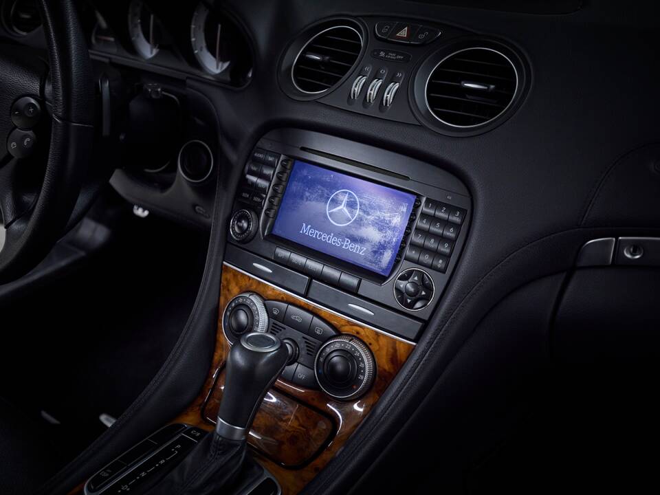 Image 70/99 de Mercedes-Benz SL 550 (2007)