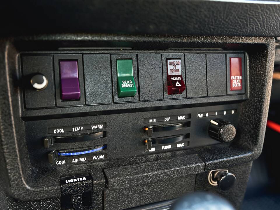 Image 25/38 de Volvo 244 DLS (1977)