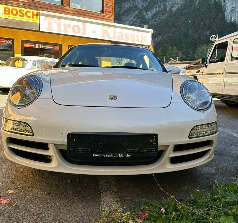 Bild 10/12 von Porsche 911 Carrera S (2006)