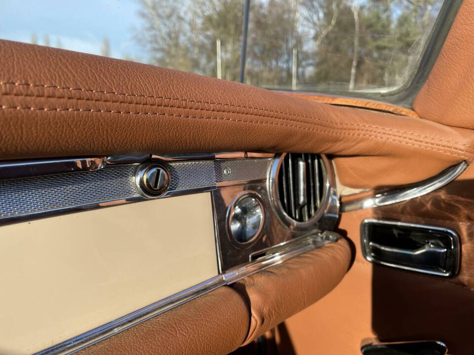 Immagine 28/50 di Mercedes-Benz 280 SL (1969)