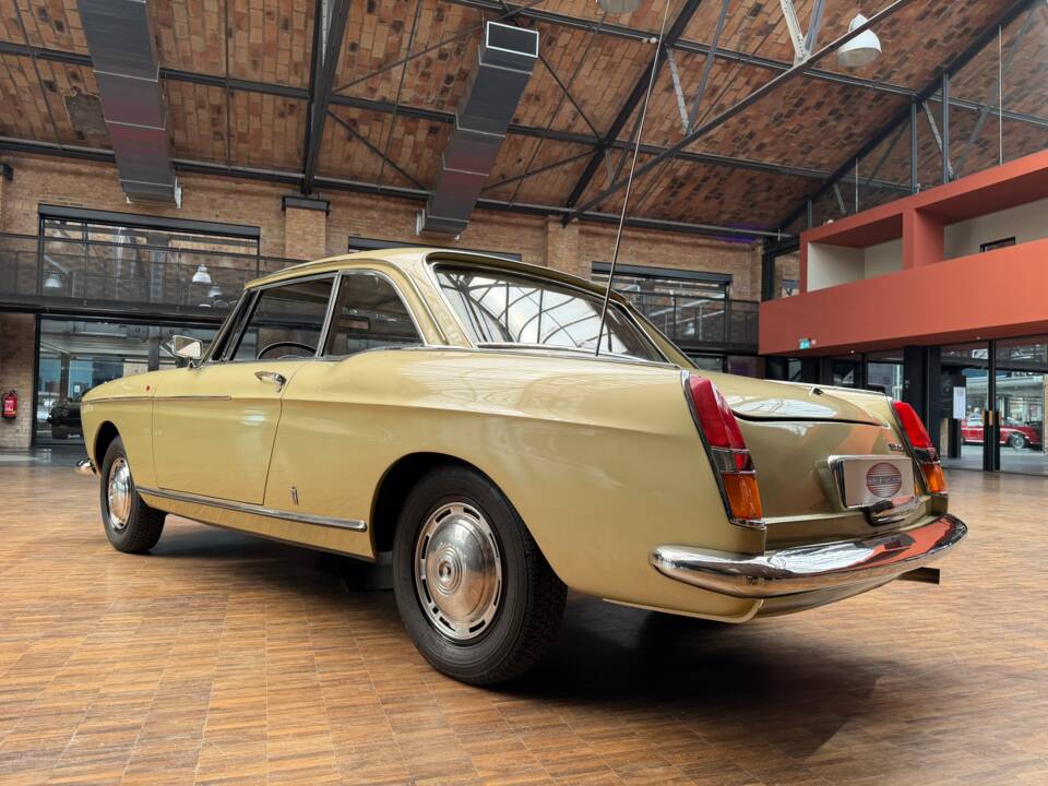 Bild 14/36 von Peugeot 404 Coupé (1966)