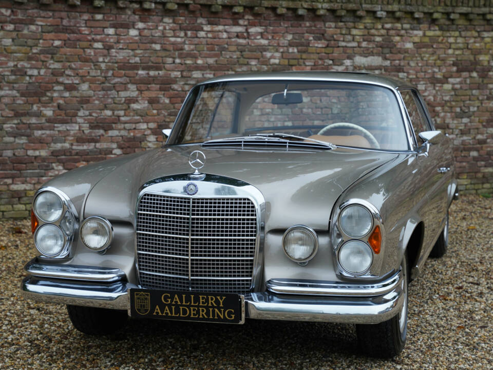 Image 23/50 of Mercedes-Benz 280 SE (1968)