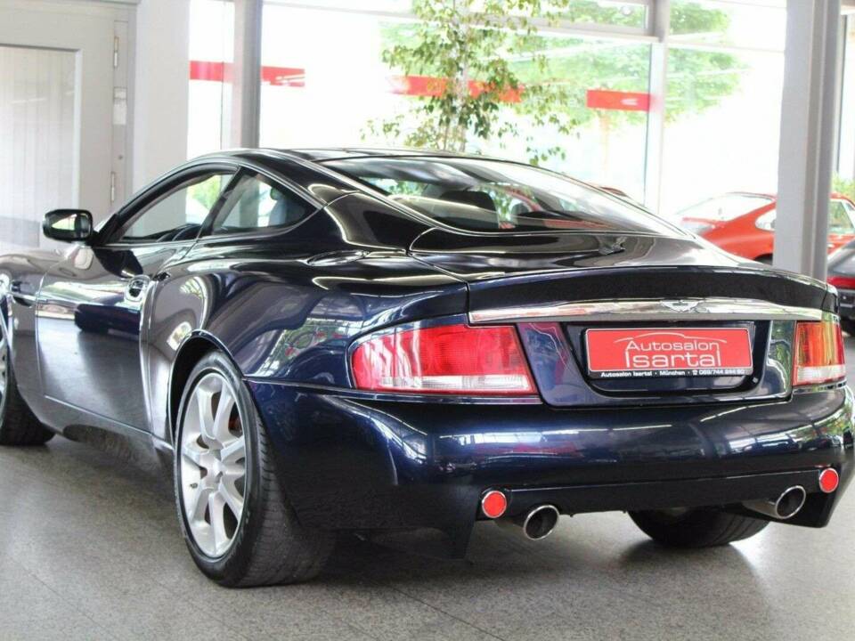 Immagine 3/15 di Aston Martin V12 Vanquish (2004)
