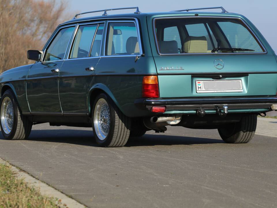 Image 4/24 of Mercedes-Benz 280 TE (1983)