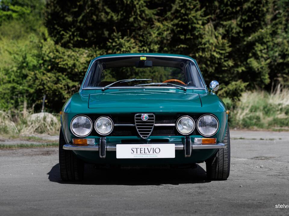 Bild 14/39 von Alfa Romeo 1750 GT Veloce (1971)
