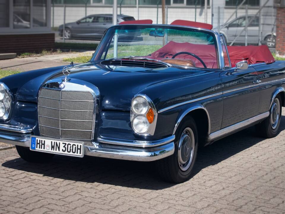 Image 15/39 of Mercedes-Benz 300 SE (1962)