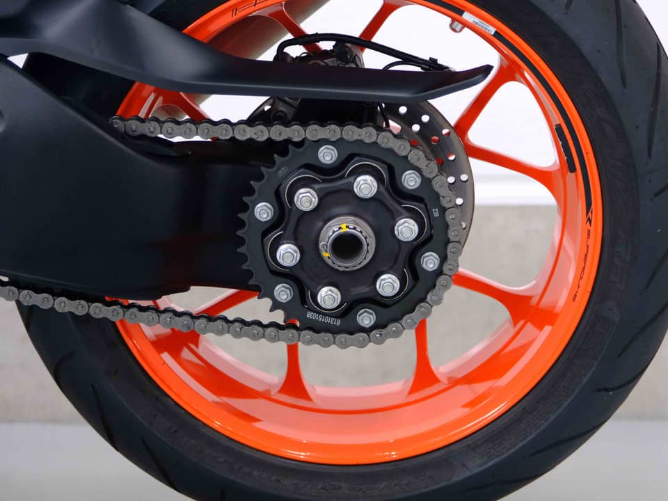Image 54/83 of KTM 1290 Super Duke R (2018)