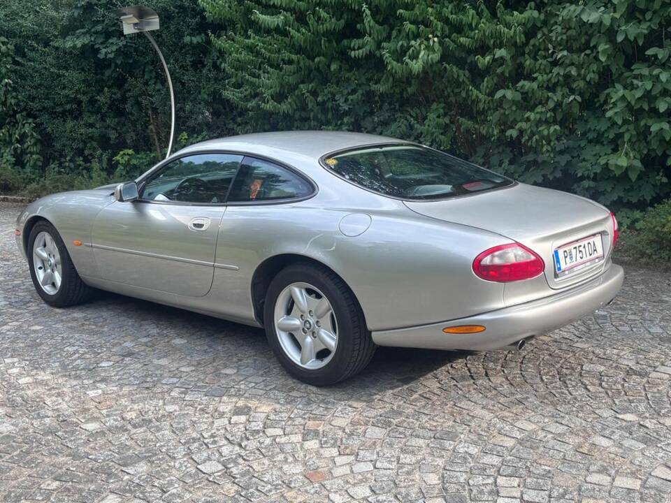 Afbeelding 6/8 van Jaguar XK8 4.0 (1998)