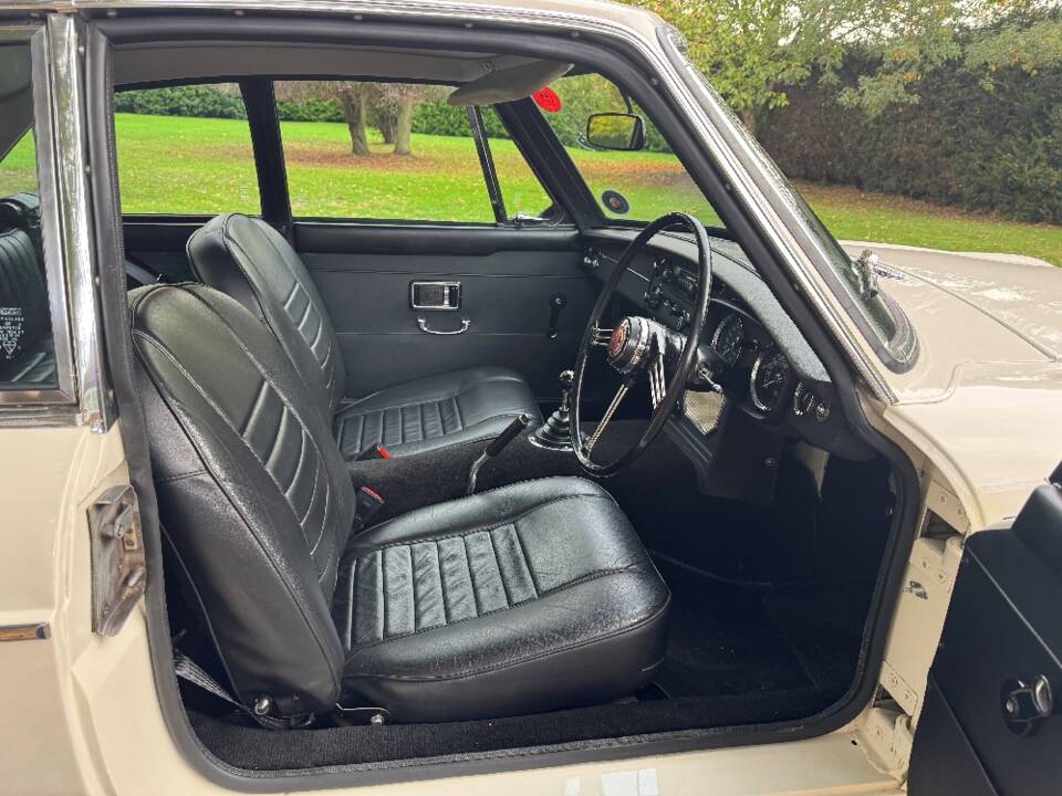 Bild 20/30 von MG MGC GT (1969)