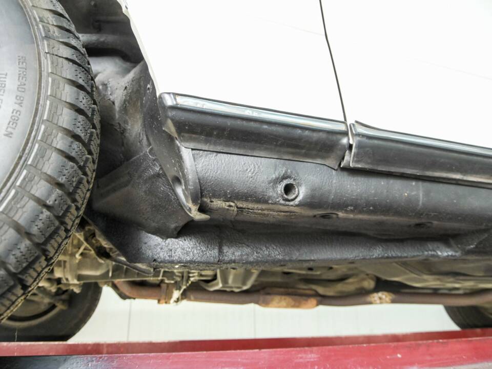 Bild 45/50 von Mercedes-Benz 230 TE (1984)