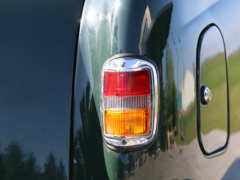 Image 31/50 of Mercedes-Benz 180 D (1958)
