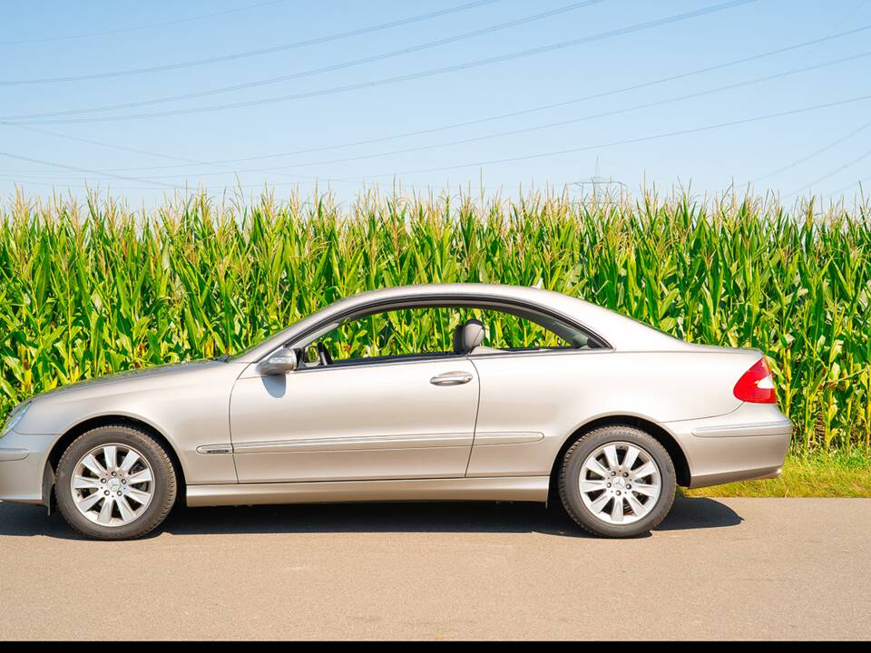 Image 8/49 of Mercedes-Benz CLK 280 (2006)