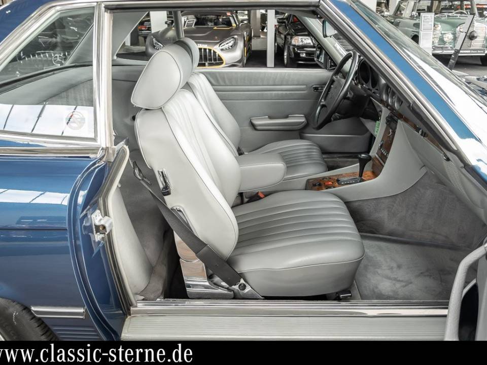 Afbeelding 15/15 van Mercedes-Benz 560 SL (1986)