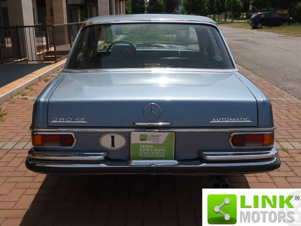 Image 6/10 de Mercedes-Benz 280 SE (1970)