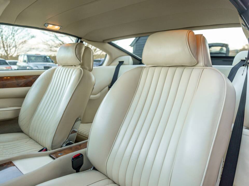 Afbeelding 10/62 van Aston Martin V8 Vantage X-Pack (1987)