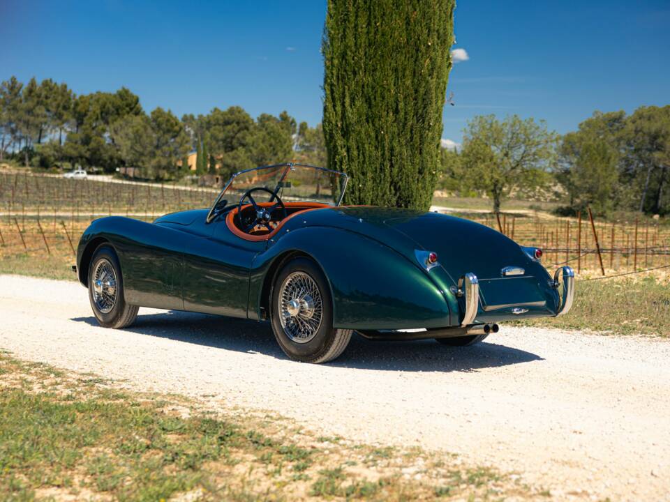Afbeelding 2/58 van Jaguar XK 120 SE OTS (1954)