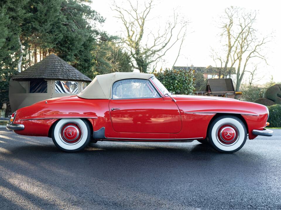 Image 2/43 of Mercedes-Benz 190 SL (1959)