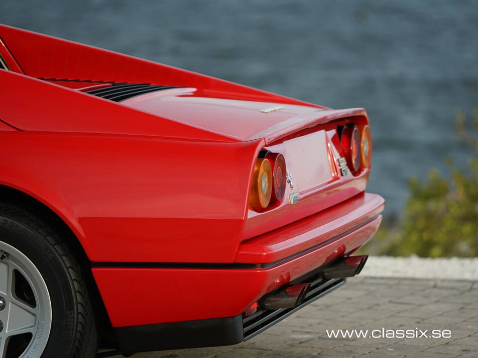 Image 3/27 de Ferrari 328 GTB (1985)