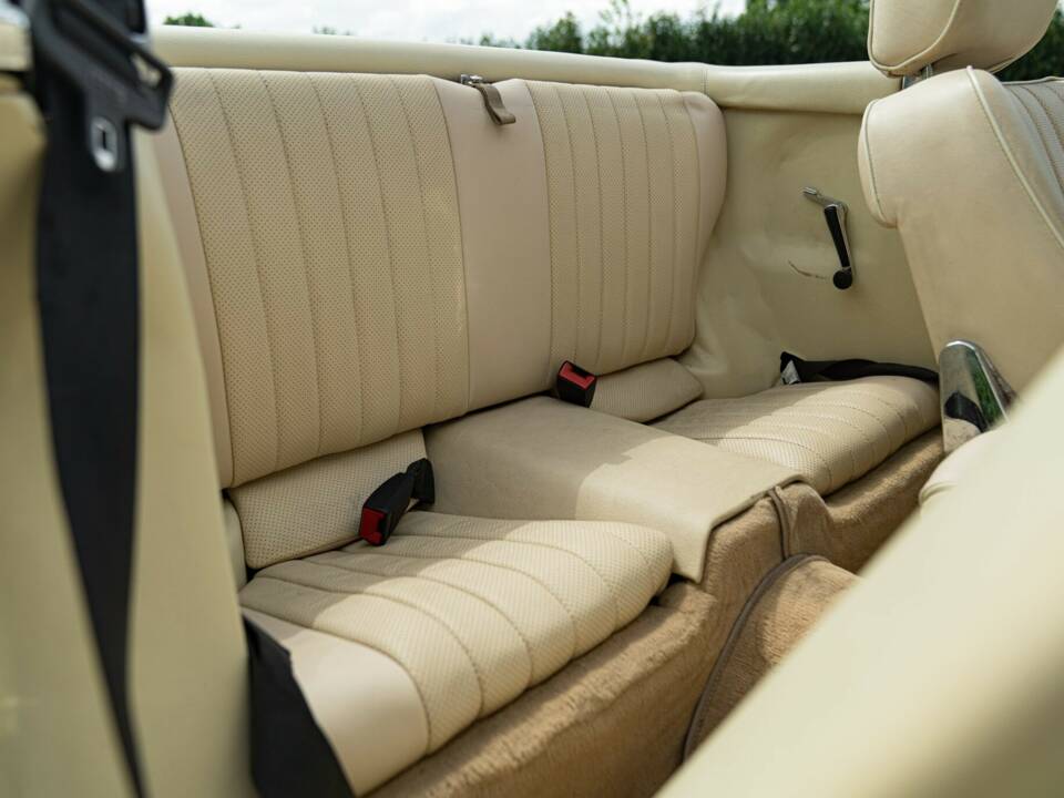 Image 40/50 of Mercedes-Benz 300 SL (1986)