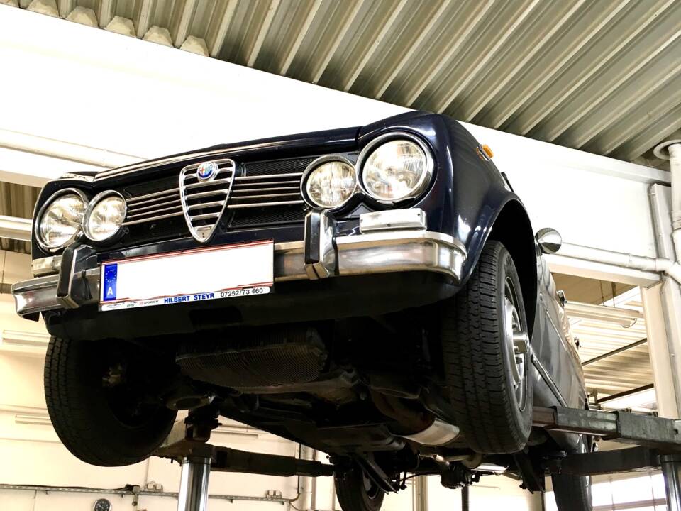 Bild 20/30 von Alfa Romeo Giulia 1.6 Super (1973)