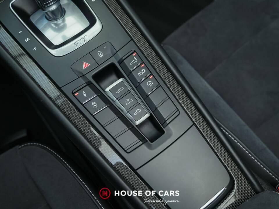 Bild 23/25 von Porsche 911 Carrera GTS (2017)