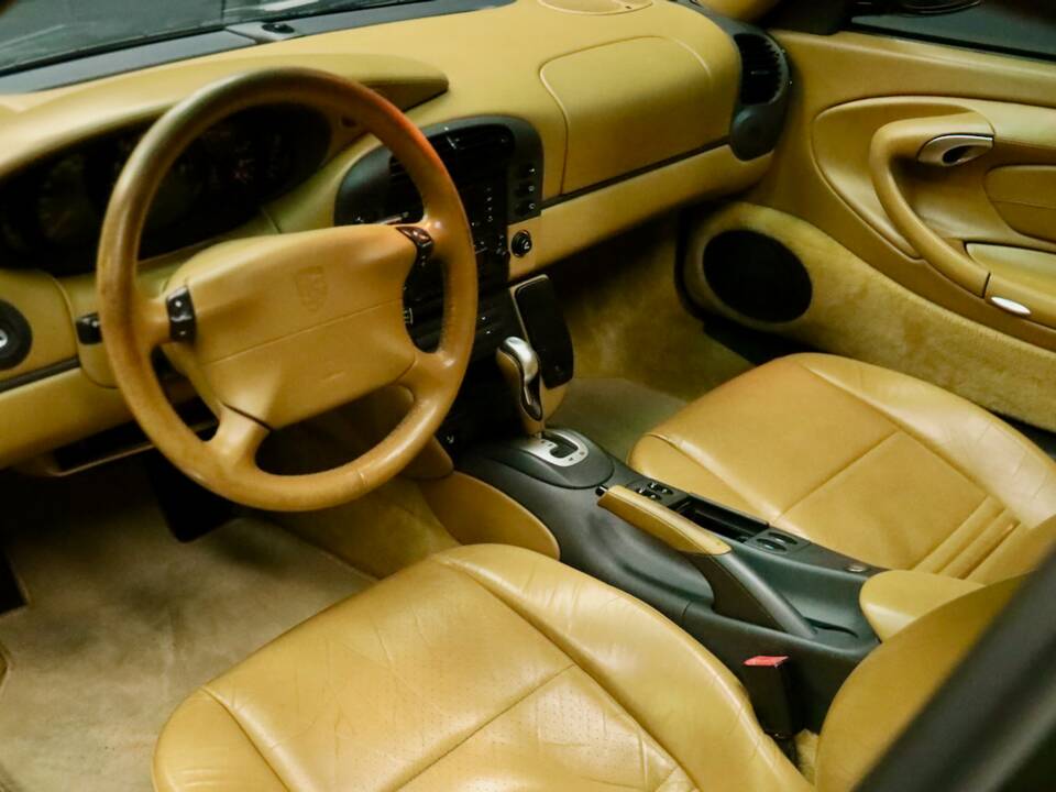 Image 10/50 de Porsche 911 Carrera (1999)