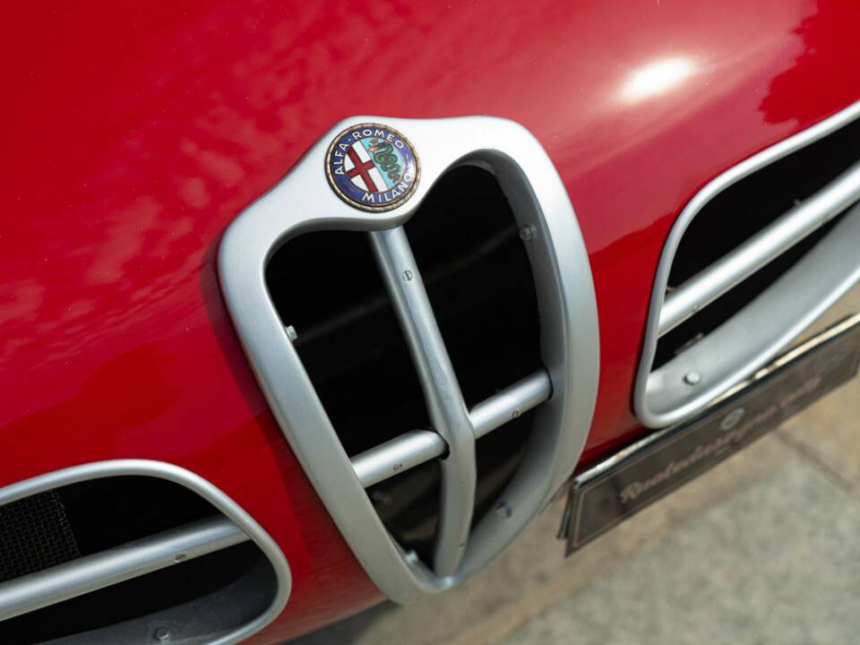 Bild 15/50 von Alfa Romeo 2600 Spider (1964)